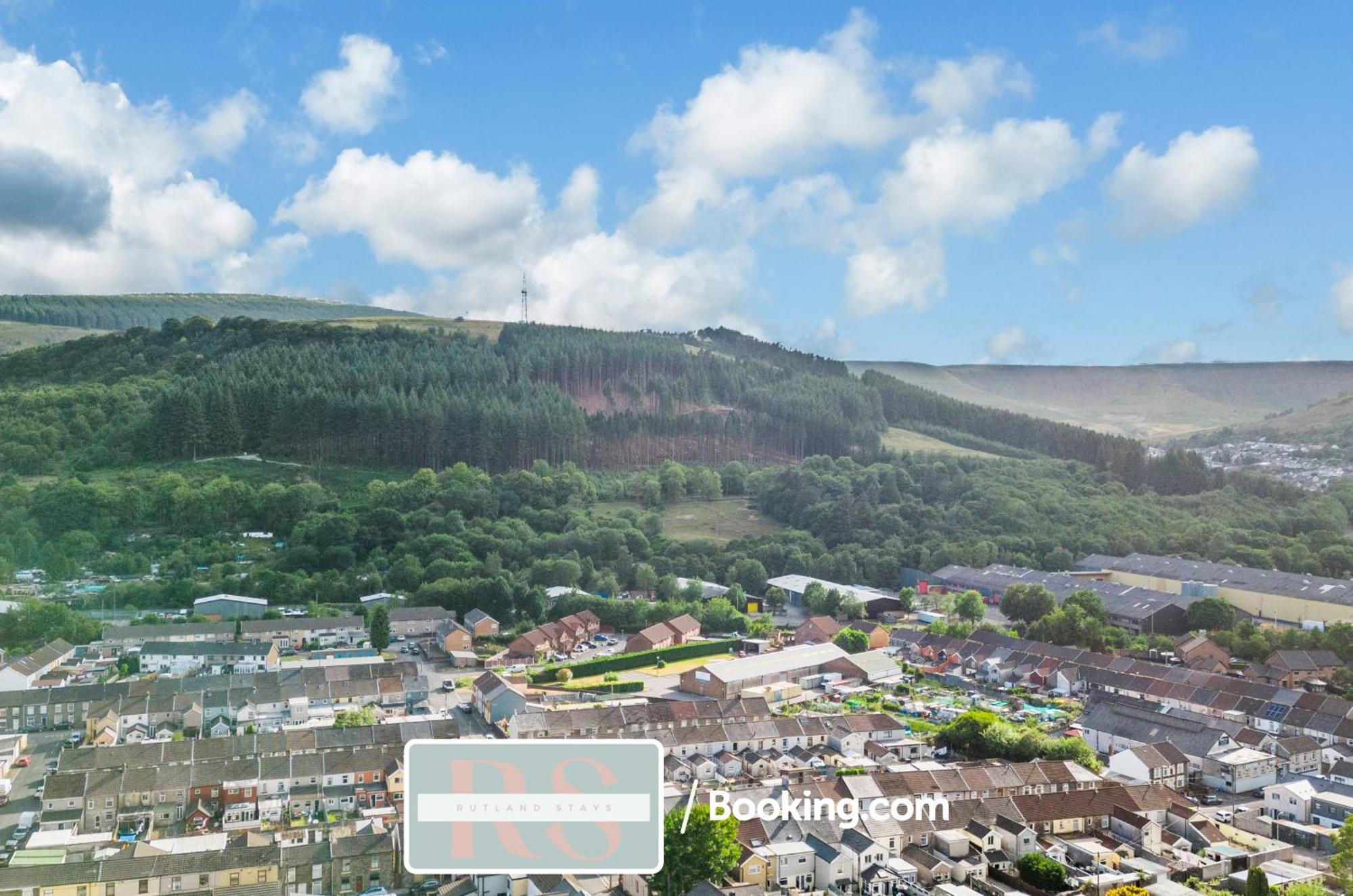 Contractors Accommodation South Wales By Rutland Stays Short Lets & Serviced Accommodation Pentre Treorky Extérieur photo