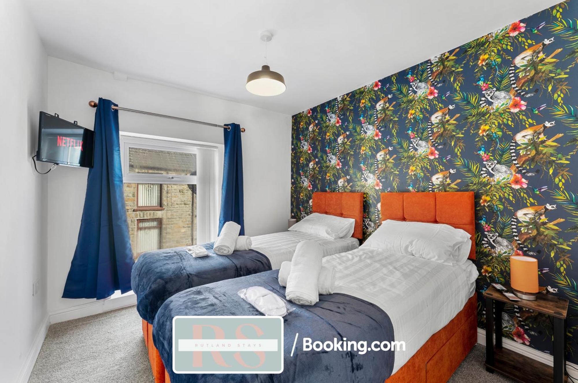 Contractors Accommodation South Wales By Rutland Stays Short Lets & Serviced Accommodation Pentre Treorky Extérieur photo