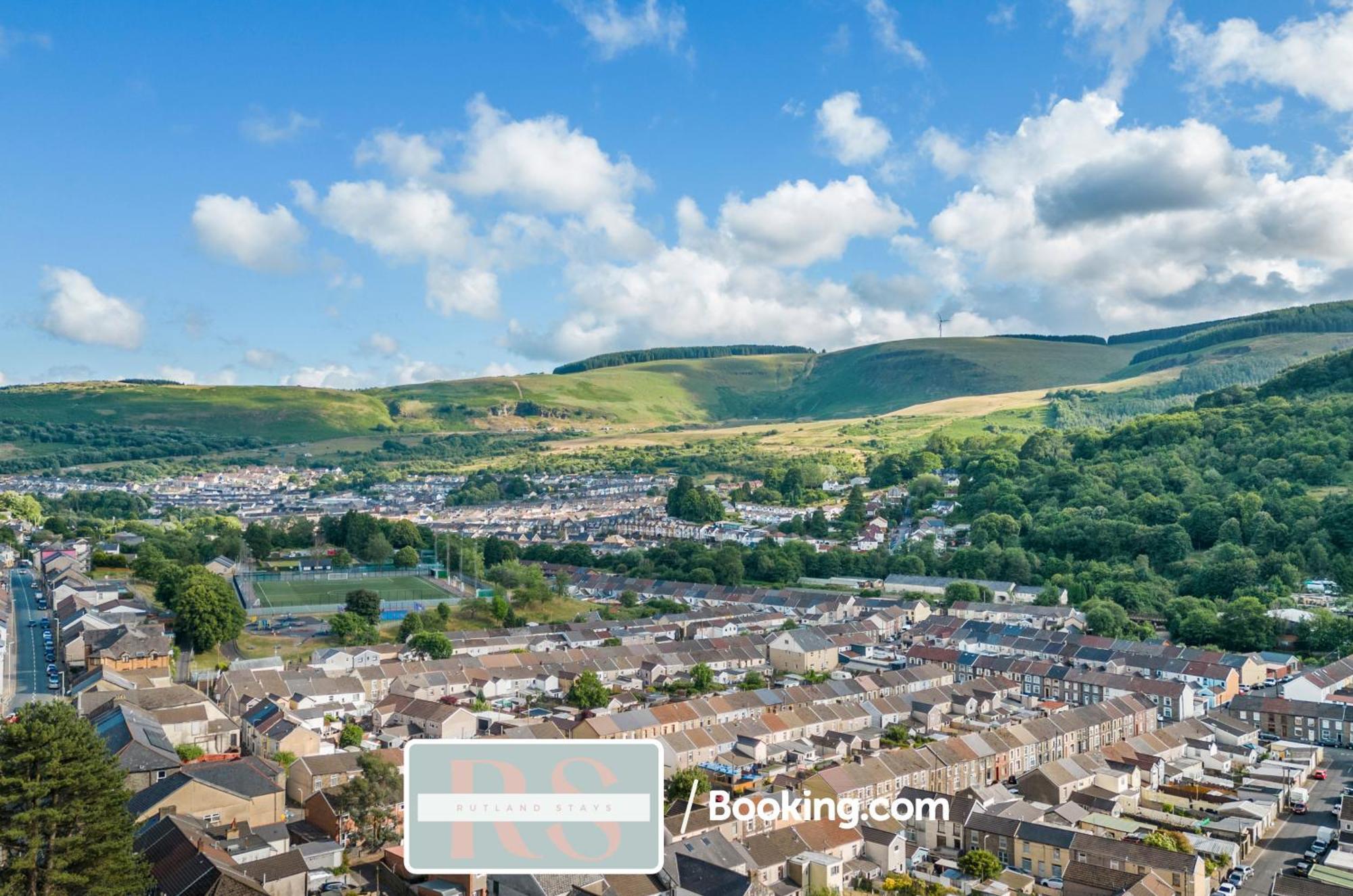 Contractors Accommodation South Wales By Rutland Stays Short Lets & Serviced Accommodation Pentre Treorky Extérieur photo
